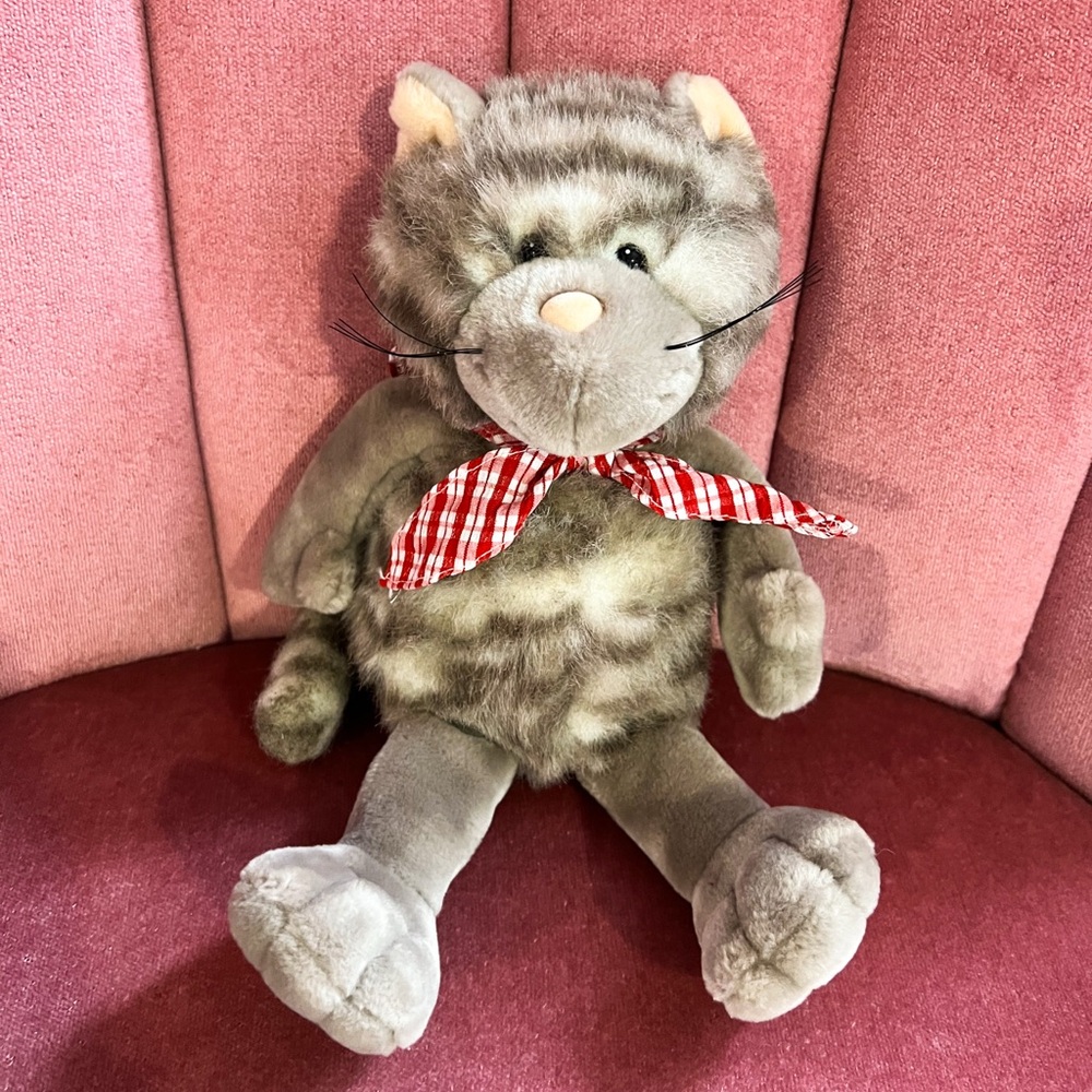 Nici Glubschis cat plush toy named Felinja.